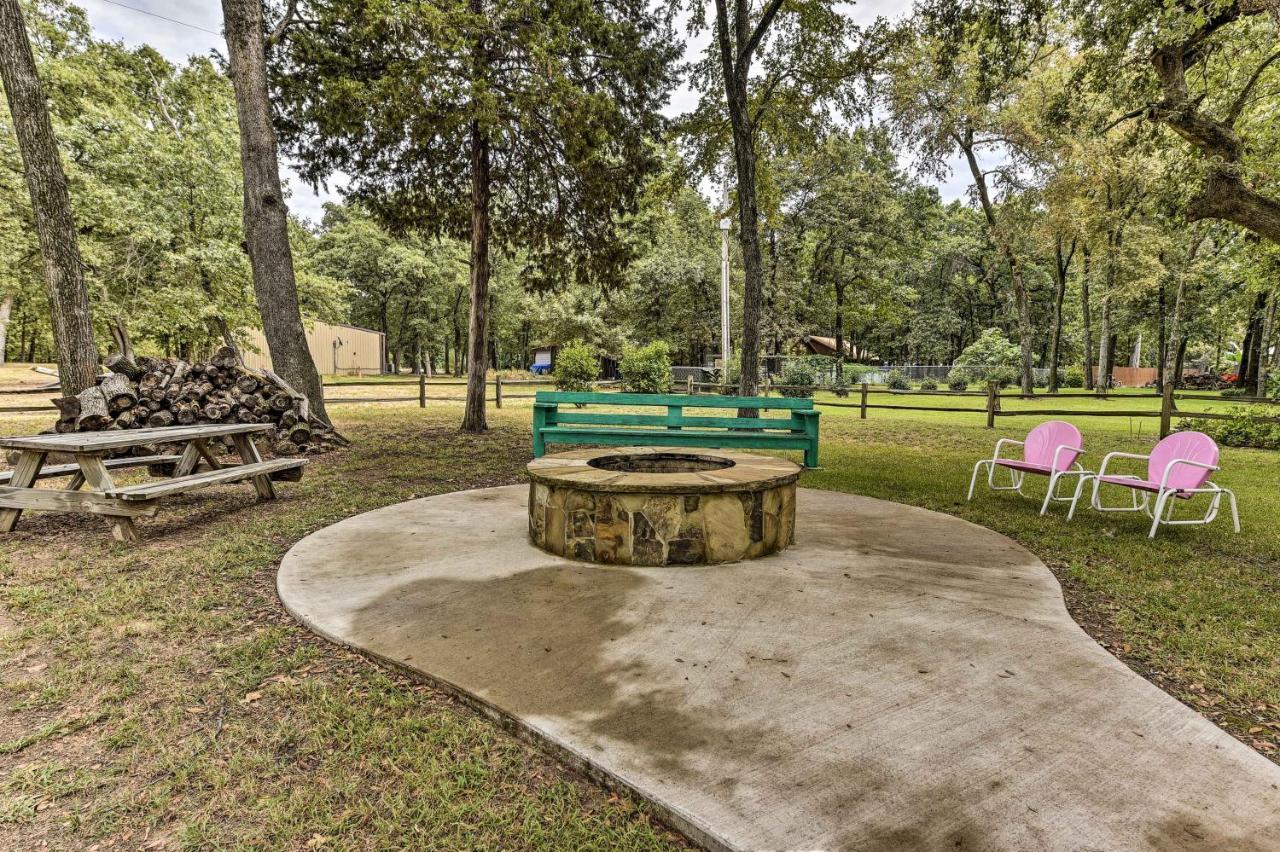 Kingston House With Fire Pit, Short Walk To Lake! Exteriér fotografie